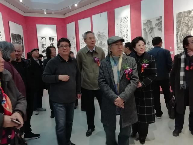 人民书画院山东分院成立画展在泰山荣耀登场
